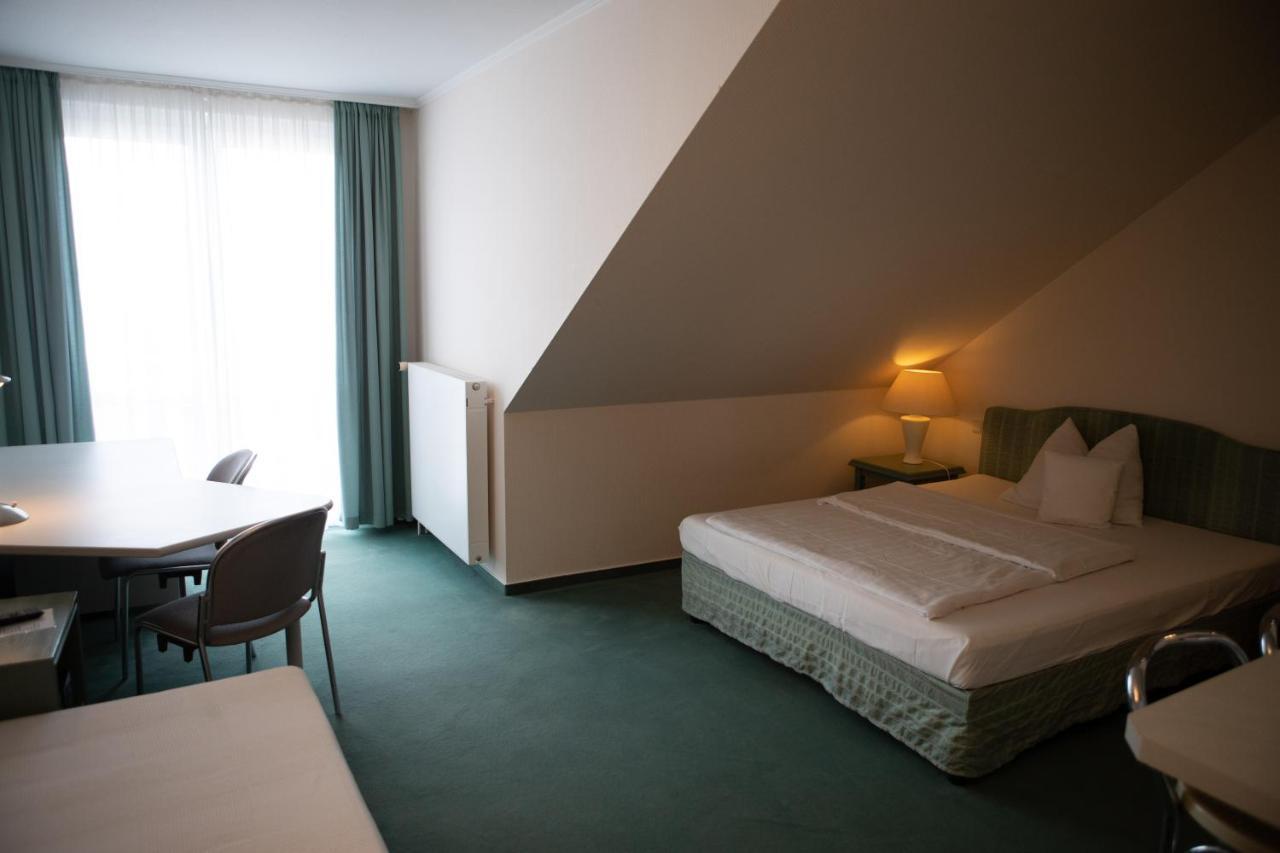 Pepb Schulungshotel Sarstedt Ngoại thất bức ảnh