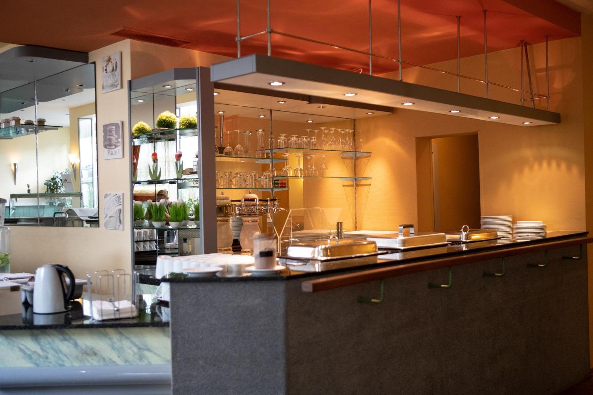 Pepb Schulungshotel Sarstedt Ngoại thất bức ảnh